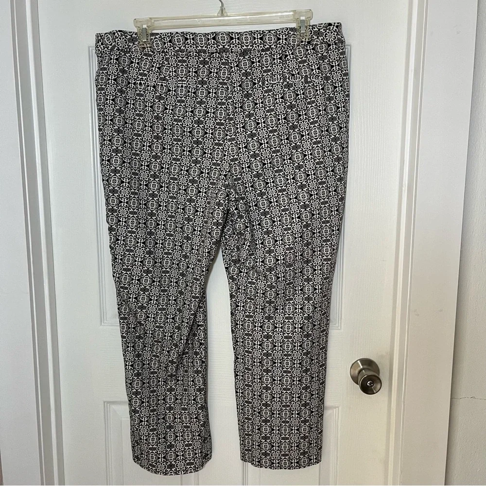 Chico's Plus Monochrome Print Ankle Pants